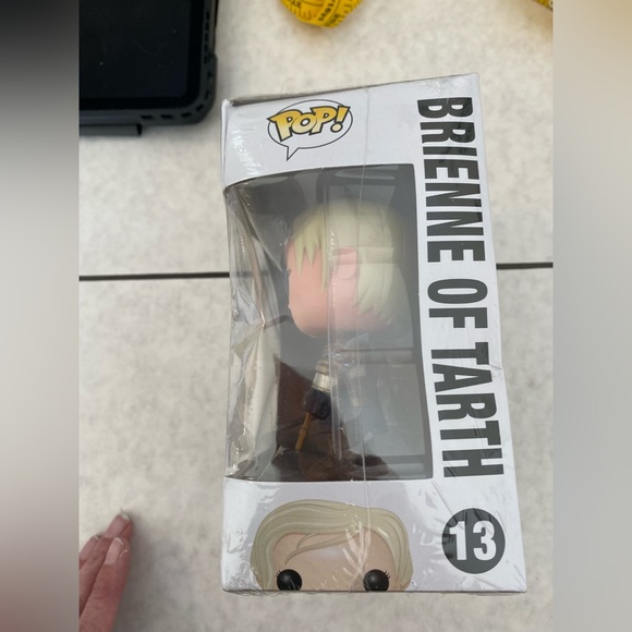 Pop! Game of Thrones Brienne Of Tarth Vinyl Figure       New in sealed box - Picture 4 of 6